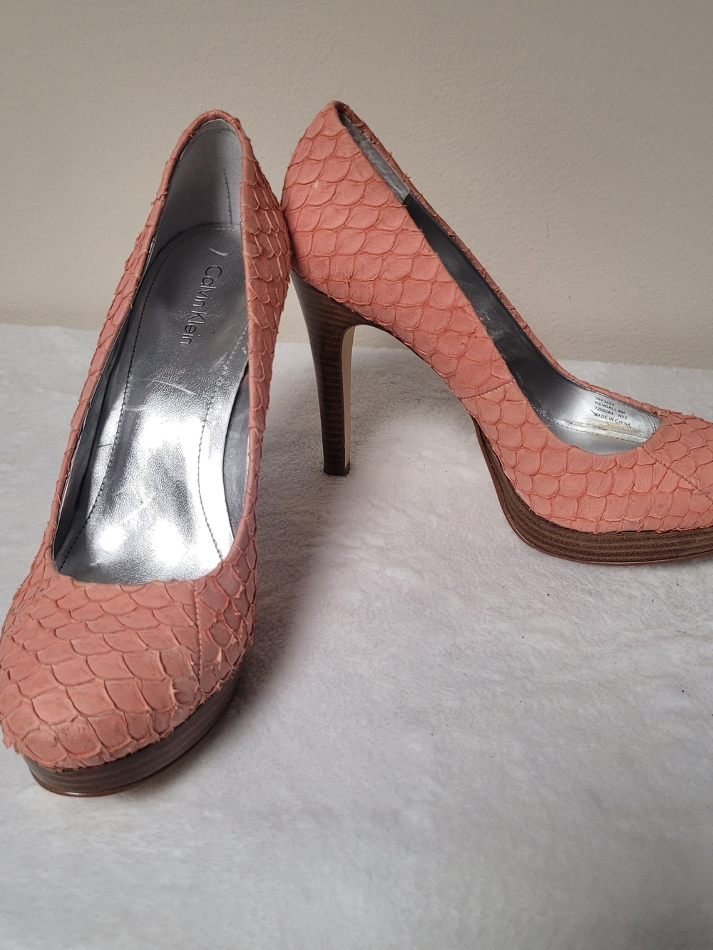 Calvin Klein Kendall 8 Faux Snakeskin Platform High Heel Pumps Textured Pink
